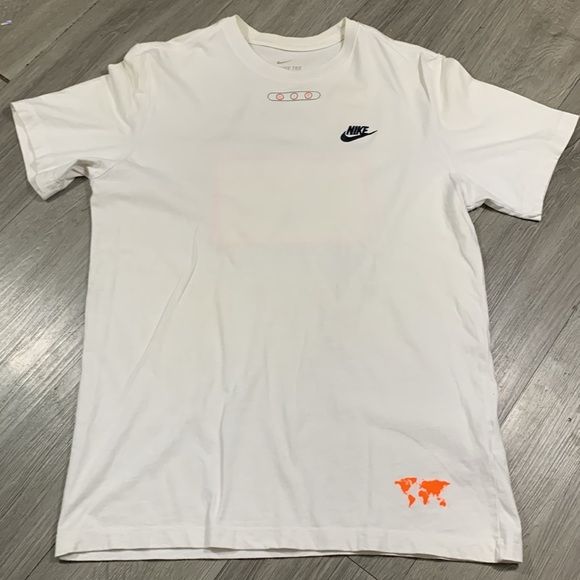 Nike Earth Printing Short Sleeve White CT6541-100      size M - Picture 11 of 14